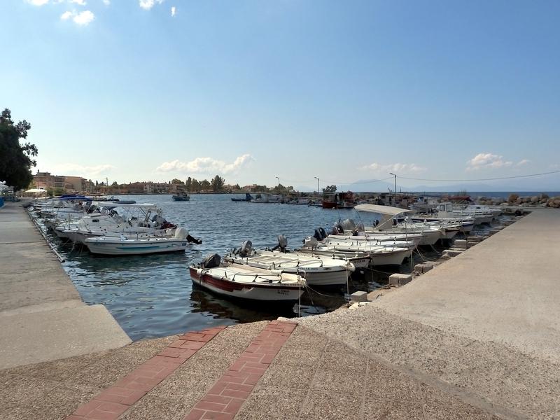 The quaint port of Agria