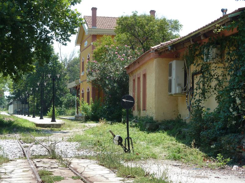 Village, Footpath, Central Pilio, Train station