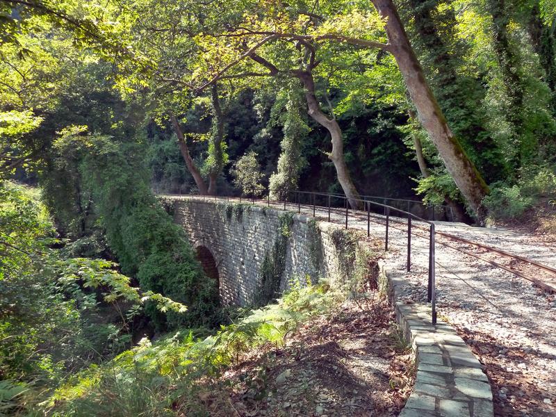 Single-edged stone bridge with rails for the train of Pelion in Milies